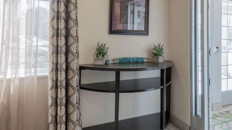 <b>Sonesta Simply Suites Nashville Brentwood Lobby</b>. Images powered by <a href="https://iceportal.shijigroup.com/" title="IcePortal" target="_blank">IcePortal</a>.