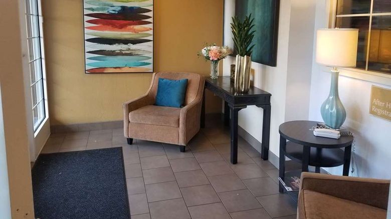 <b>Sonesta Simply Suites Dallas Galleria Lobby</b>. Images powered by <a href="https://iceportal.shijigroup.com/" title="IcePortal" target="_blank">IcePortal</a>.