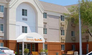 Sonesta Simply Suites Phoenix Glendale