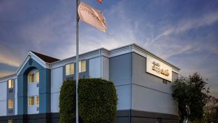 Sonesta Simply Suites Irvine East Foothill