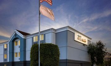 Sonesta Simply Suites Irvine East Foothill