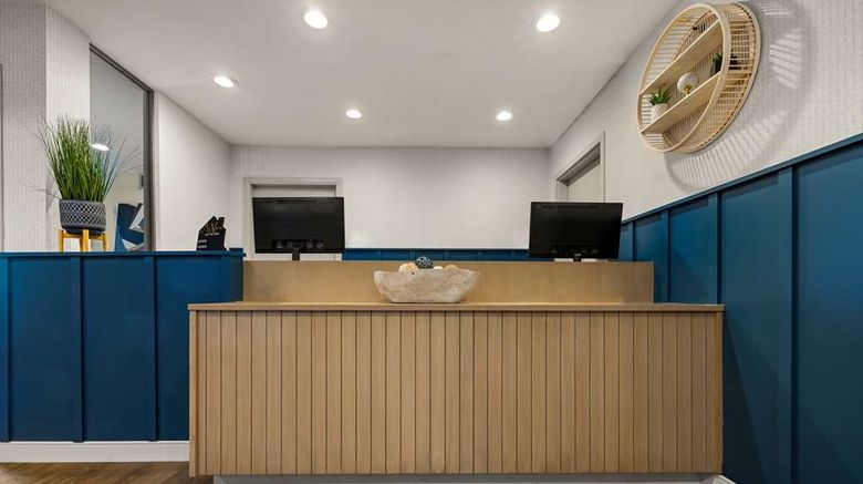 <b>Sonesta Simply Suites Irvine East Foothill Lobby</b>. Images powered by <a href="https://iceportal.shijigroup.com/" title="IcePortal" target="_blank">IcePortal</a>.