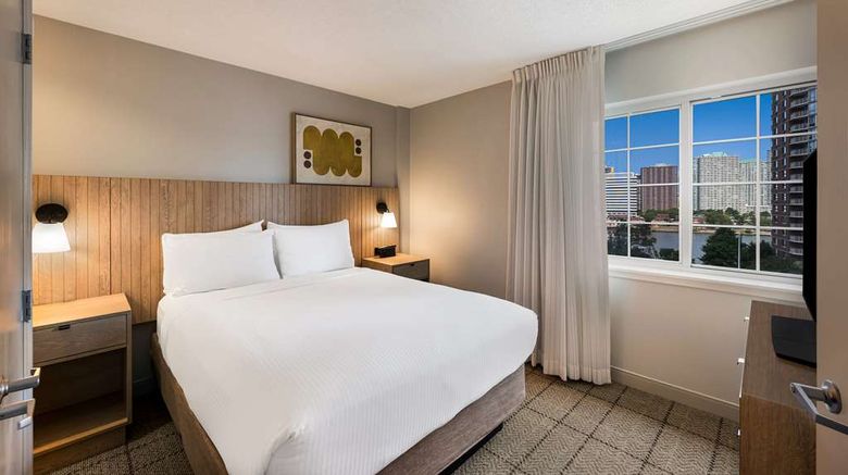 <b>Sonesta Simply Suites Jersey City Room</b>. Images powered by <a href="https://iceportal.shijigroup.com/" title="IcePortal" target="_blank">IcePortal</a>.