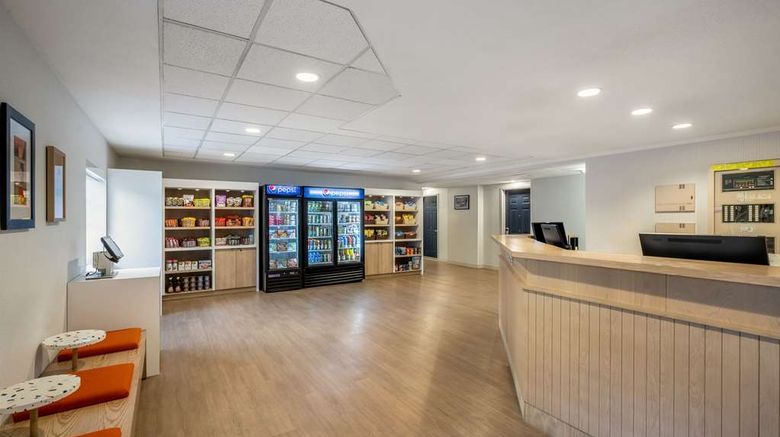 <b>Sonesta Simply Suites Jersey City Lobby</b>. Images powered by <a href="https://iceportal.shijigroup.com/" title="IcePortal" target="_blank">IcePortal</a>.