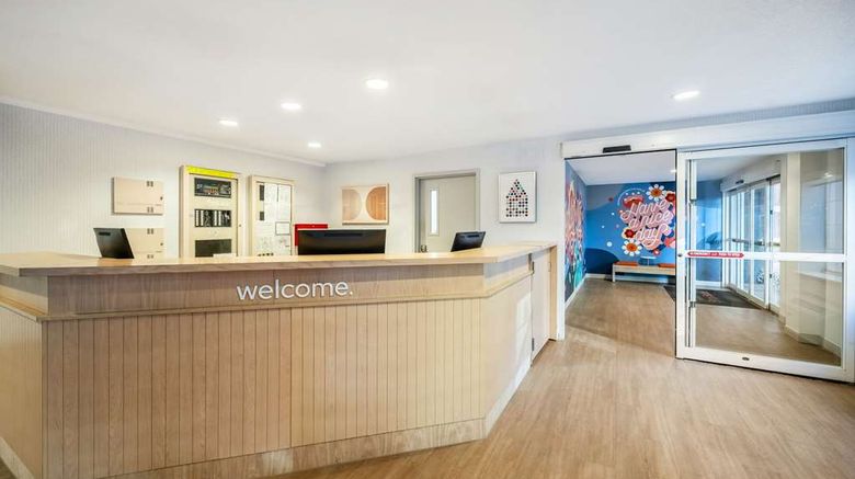 <b>Sonesta Simply Suites Jersey City Lobby</b>. Images powered by <a href="https://iceportal.shijigroup.com/" title="IcePortal" target="_blank">IcePortal</a>.