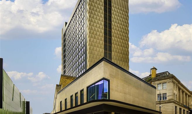 Mercure Newport Exterior