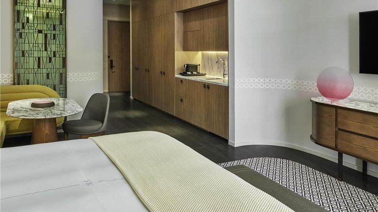 <b>SLS Lux Brickell Hotel Room</b>. Images powered by <a href="https://iceportal.shijigroup.com/" title="IcePortal" target="_blank">IcePortal</a>.