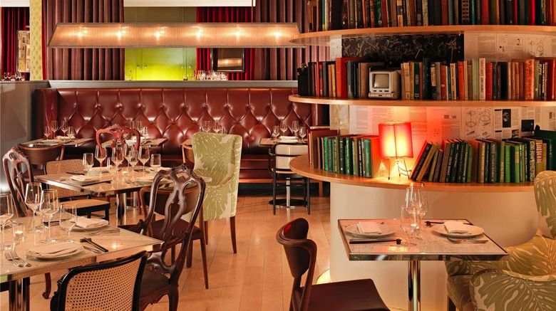 <b>St Martins Lane London Restaurant</b>. Images powered by <a href="https://iceportal.shijigroup.com/" title="IcePortal" target="_blank">IcePortal</a>.