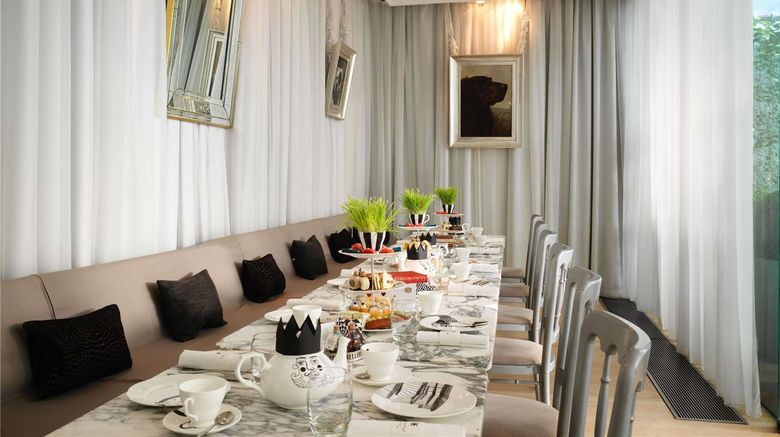 <b>Sanderson London Meeting</b>. Images powered by <a href="https://iceportal.shijigroup.com/" title="IcePortal" target="_blank">IcePortal</a>.