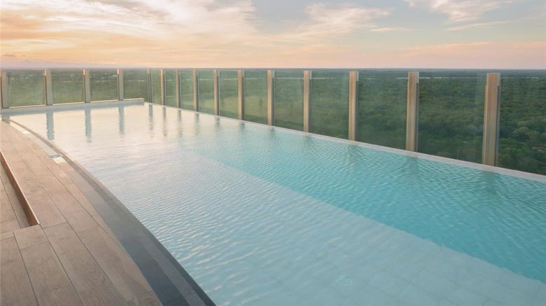 <b>Swissotel Santa Cruz De La Sierra Pool</b>. Images powered by <a href="https://iceportal.shijigroup.com/" title="IcePortal" target="_blank">IcePortal</a>.