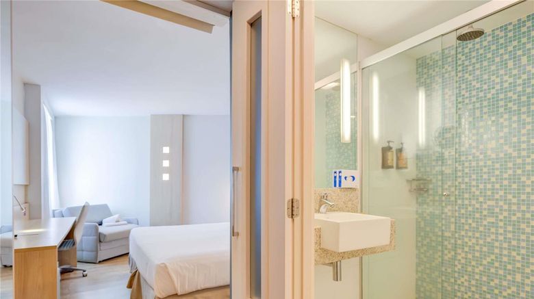 <b>Mercure Rj Barra Da Tijuca Suite</b>. Images powered by <a href="https://iceportal.shijigroup.com/" title="IcePortal" target="_blank">IcePortal</a>.