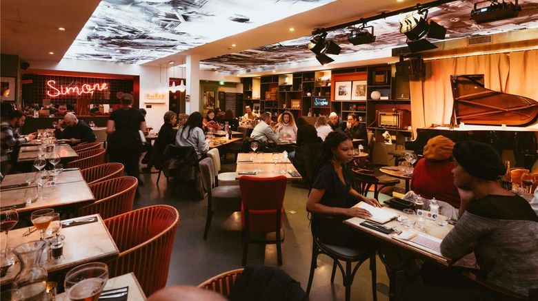 <b>Greet Lyon Confluence Restaurant</b>. Images powered by <a href="https://iceportal.shijigroup.com/" title="IcePortal" target="_blank">IcePortal</a>.
