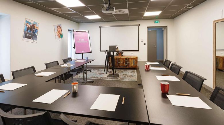 <b>Greet Lyon Confluence Meeting</b>. Images powered by <a href="https://iceportal.shijigroup.com/" title="IcePortal" target="_blank">IcePortal</a>.