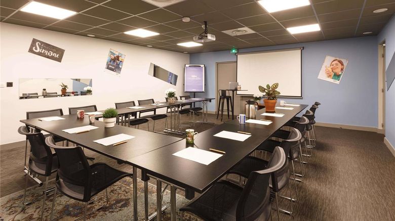 <b>Greet Lyon Confluence Meeting</b>. Images powered by <a href="https://iceportal.shijigroup.com/" title="IcePortal" target="_blank">IcePortal</a>.