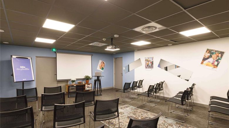 <b>Greet Lyon Confluence Meeting</b>. Images powered by <a href="https://iceportal.shijigroup.com/" title="IcePortal" target="_blank">IcePortal</a>.