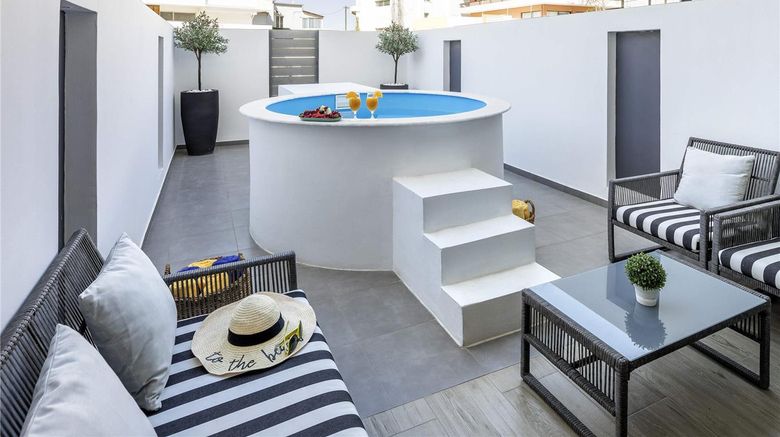 <b>Mercure Rhodes Alexia Suite</b>. Images powered by <a href="https://iceportal.shijigroup.com/" title="IcePortal" target="_blank">IcePortal</a>.