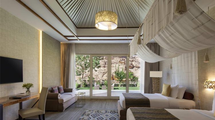 Shaden Resort Suite