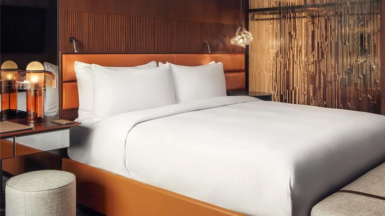 <b>Fairmont Golden Prague Room</b>. Images powered by <a href="https://iceportal.shijigroup.com/" title="IcePortal" target="_blank">IcePortal</a>.
