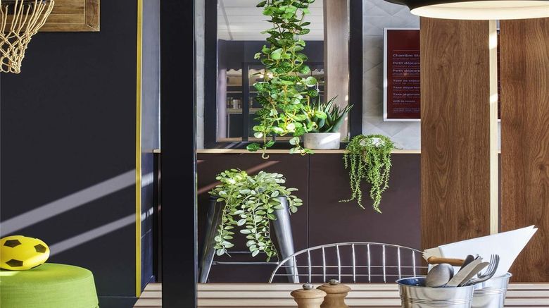 <b>Ibis Clamart Paris Velizy Restaurant</b>. Images powered by <a href="https://iceportal.shijigroup.com/" title="IcePortal" target="_blank">IcePortal</a>.