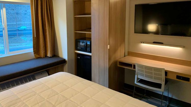 Microtel Inn & Suites by Wyndham Room