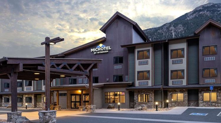 Microtel Inn & Suites by Wyndham Exterior