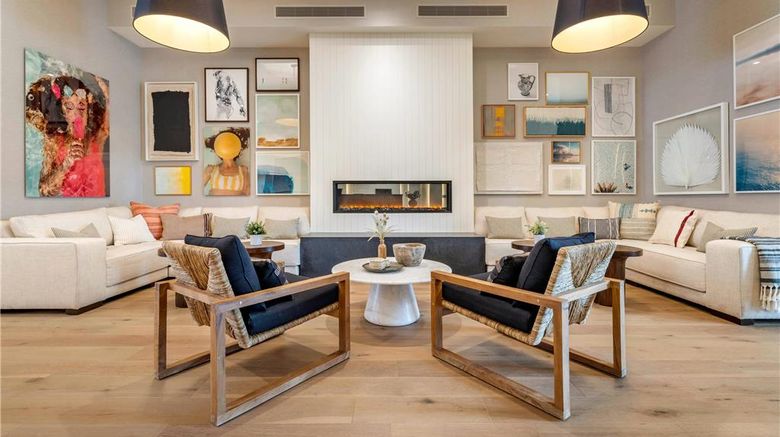 <b>Cambria Hotel Calabasas- Malibu Lobby</b>. Images powered by <a href="https://iceportal.shijigroup.com/" title="IcePortal" target="_blank">IcePortal</a>.