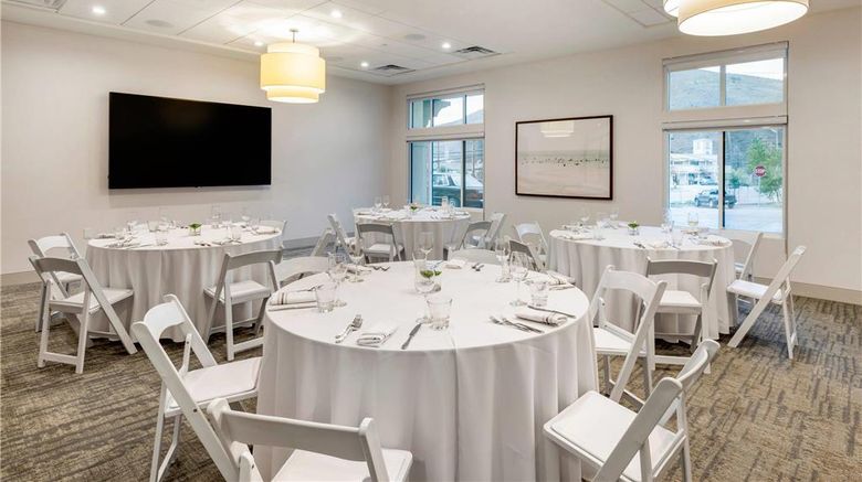 <b>Cambria Hotel Calabasas- Malibu Meeting</b>. Images powered by <a href="https://iceportal.shijigroup.com/" title="IcePortal" target="_blank">IcePortal</a>.