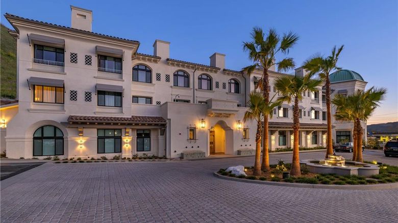 <b>Cambria Hotel Calabasas- Malibu Exterior</b>. Images powered by <a href="https://iceportal.shijigroup.com/" title="IcePortal" target="_blank">IcePortal</a>.