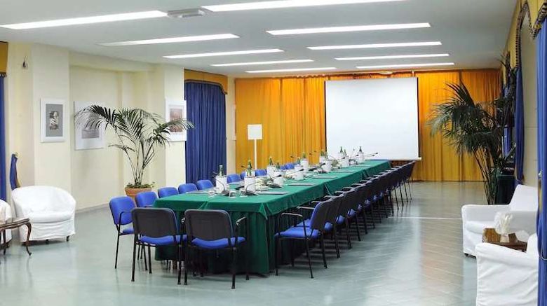<b>Albergo Regina Isabella Meeting</b>. Images powered by <a href="https://iceportal.shijigroup.com/" title="IcePortal" target="_blank">IcePortal</a>.