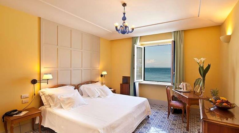 <b>Albergo Regina Isabella Room</b>. Images powered by <a href="https://iceportal.shijigroup.com/" title="IcePortal" target="_blank">IcePortal</a>.