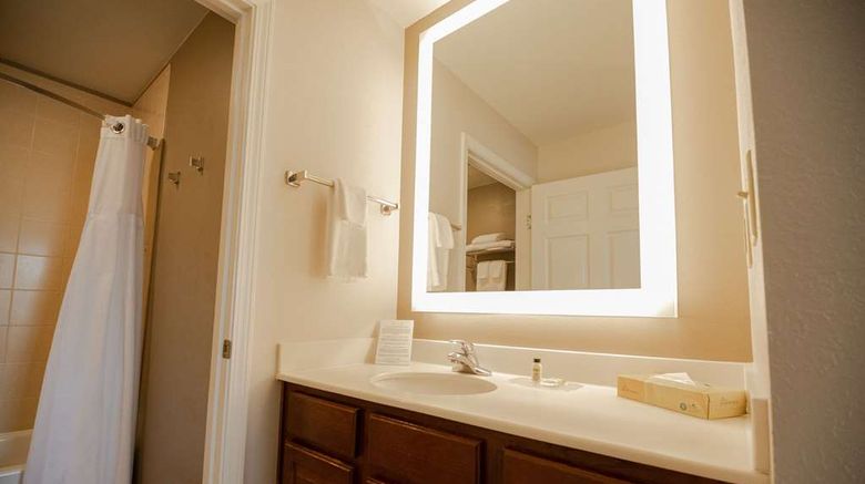 <b>Sonesta ES Suites University Southgate Room</b>. Images powered by <a href="https://iceportal.shijigroup.com/" title="IcePortal" target="_blank">IcePortal</a>.