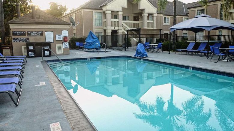 <b>Sonesta ES Suites University Southgate Pool</b>. Images powered by <a href="https://iceportal.shijigroup.com/" title="IcePortal" target="_blank">IcePortal</a>.