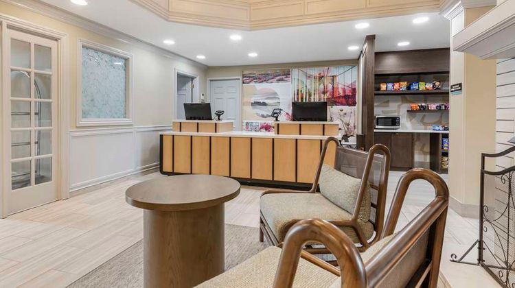 Sonesta ES Suites Dulles Airport Lobby