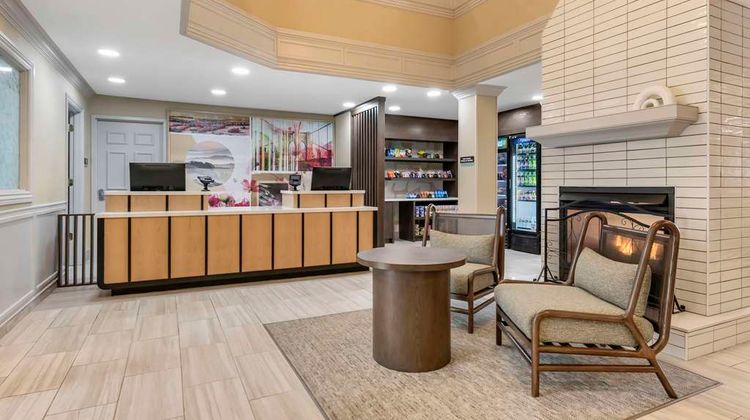 Sonesta ES Suites Dulles Airport Lobby