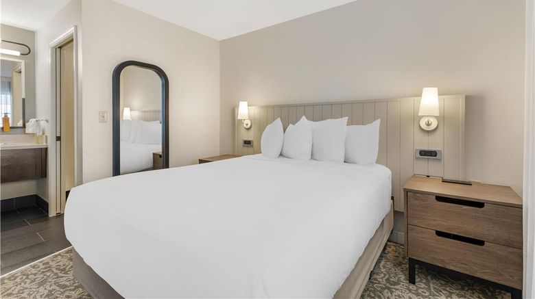 <b>Sonesta ES Suites Dulles Airport Room</b>. Images powered by <a href="https://iceportal.shijigroup.com/" title="IcePortal" target="_blank">IcePortal</a>.
