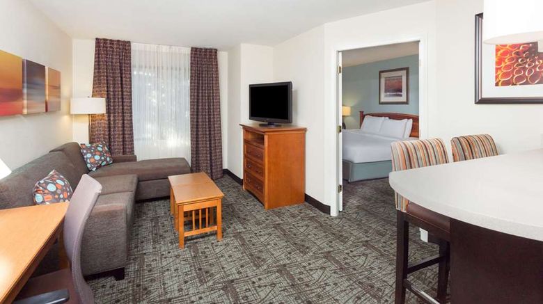 <b>Sonesta ES Suites Atlanta - Perimeter Center Suite</b>. Images powered by <a href="https://iceportal.shijigroup.com/" title="IcePortal" target="_blank">IcePortal</a>.