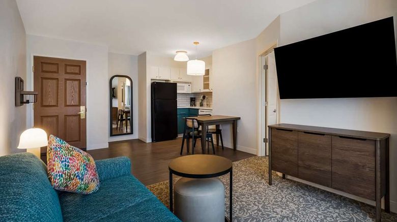 <b>Sonesta ES Suites Portland Vancouver 41 Room</b>. Images powered by <a href="https://iceportal.shijigroup.com/" title="IcePortal" target="_blank">IcePortal</a>.