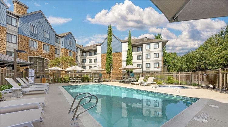 Sonesta ES Suites Portland Vancouver 41 Pool