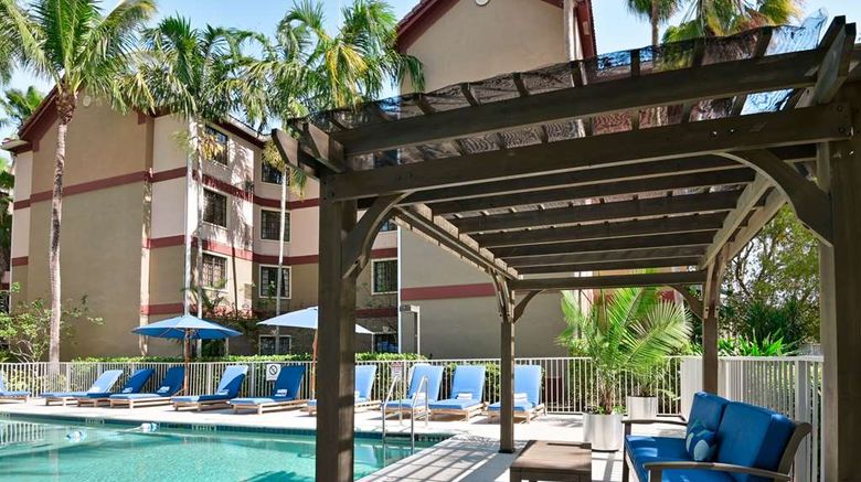 <b>Sonesta ES Suites Fort Lauderdale Plantation Pool</b>. Images powered by <a href="https://iceportal.shijigroup.com/" title="IcePortal" target="_blank">IcePortal</a>.