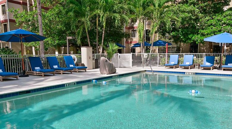 <b>Sonesta ES Suites Fort Lauderdale Plantation Pool</b>. Images powered by <a href="https://iceportal.shijigroup.com/" title="IcePortal" target="_blank">IcePortal</a>.