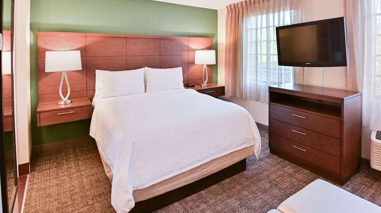 <b>Sonesta ES Suites Fort Lauderdale Plantation Room</b>. Images powered by <a href="https://iceportal.shijigroup.com/" title="IcePortal" target="_blank">IcePortal</a>.