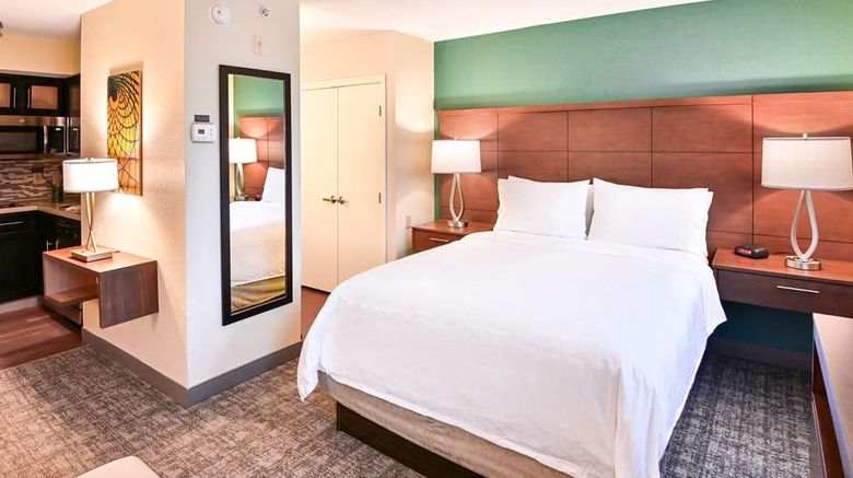 <b>Sonesta ES Suites Fort Lauderdale Plantation Room</b>. Images powered by <a href="https://iceportal.shijigroup.com/" title="IcePortal" target="_blank">IcePortal</a>.