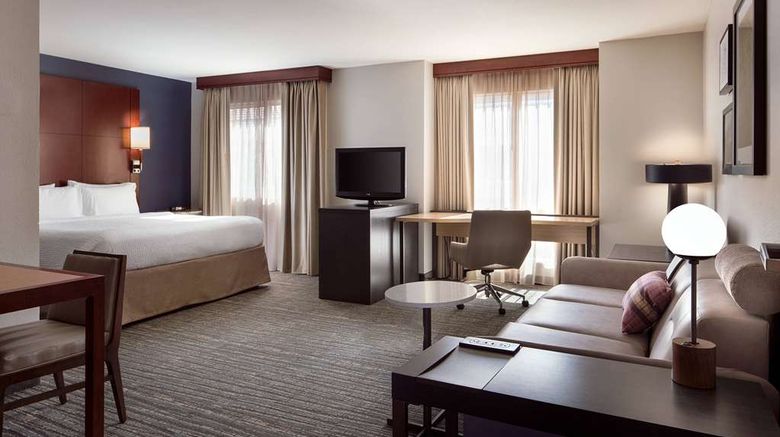 <b>Sonesta ES Suites Fort Lauderdale Plantation Suite</b>. Images powered by <a href="https://iceportal.shijigroup.com/" title="IcePortal" target="_blank">IcePortal</a>.