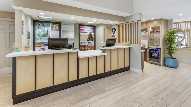 Sonesta ES Suites Chatsworth Lobby