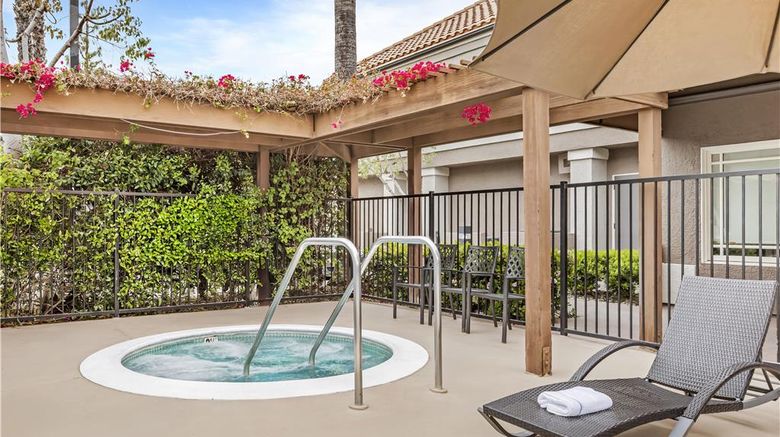 <b>Sonesta ES Suites Chatsworth Pool</b>. Images powered by <a href="https://iceportal.shijigroup.com/" title="IcePortal" target="_blank">IcePortal</a>.