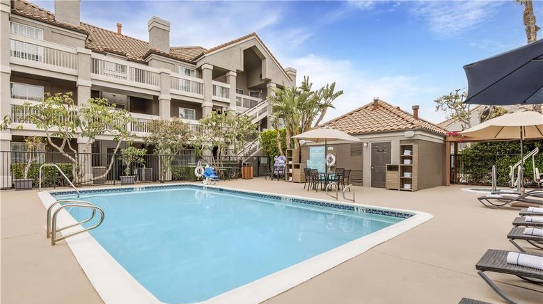 <b>Sonesta ES Suites Chatsworth Pool</b>. Images powered by <a href="https://iceportal.shijigroup.com/" title="IcePortal" target="_blank">IcePortal</a>.