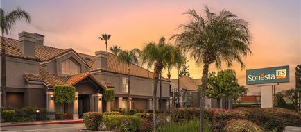 Sonesta ES Suites Chatsworth Exterior
