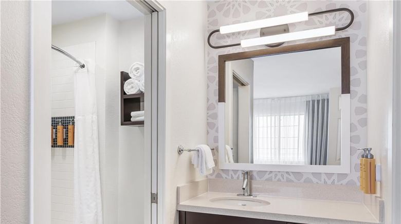 <b>Sonesta ES Suites Chatsworth Room</b>. Images powered by <a href="https://iceportal.shijigroup.com/" title="IcePortal" target="_blank">IcePortal</a>.