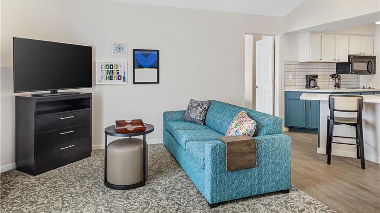 <b>Sonesta ES Suites Chatsworth Room</b>. Images powered by <a href="https://iceportal.shijigroup.com/" title="IcePortal" target="_blank">IcePortal</a>.