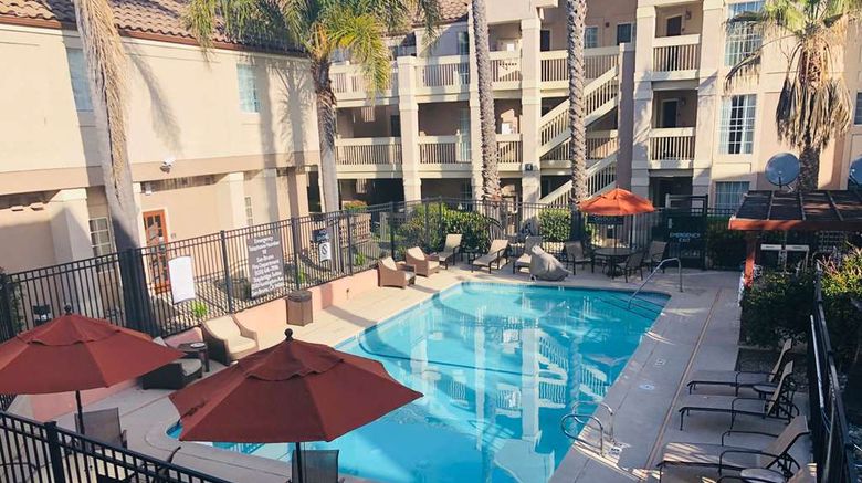 <b>Sonesta ES Suites San Francisco Airport Pool</b>. Images powered by <a href="https://iceportal.shijigroup.com/" title="IcePortal" target="_blank">IcePortal</a>.